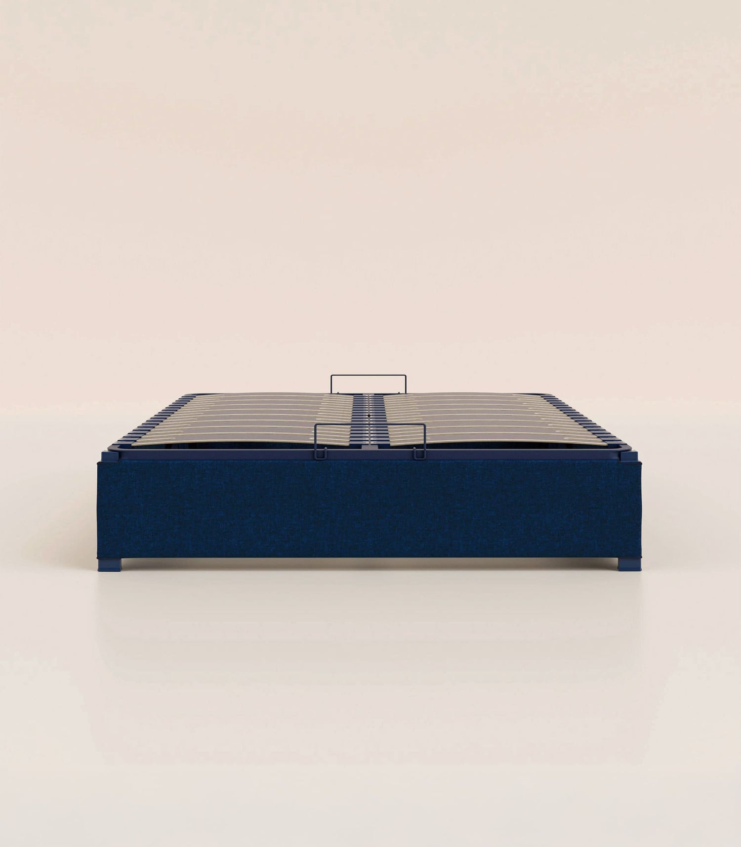 Lit coffre bleu - Image de collection