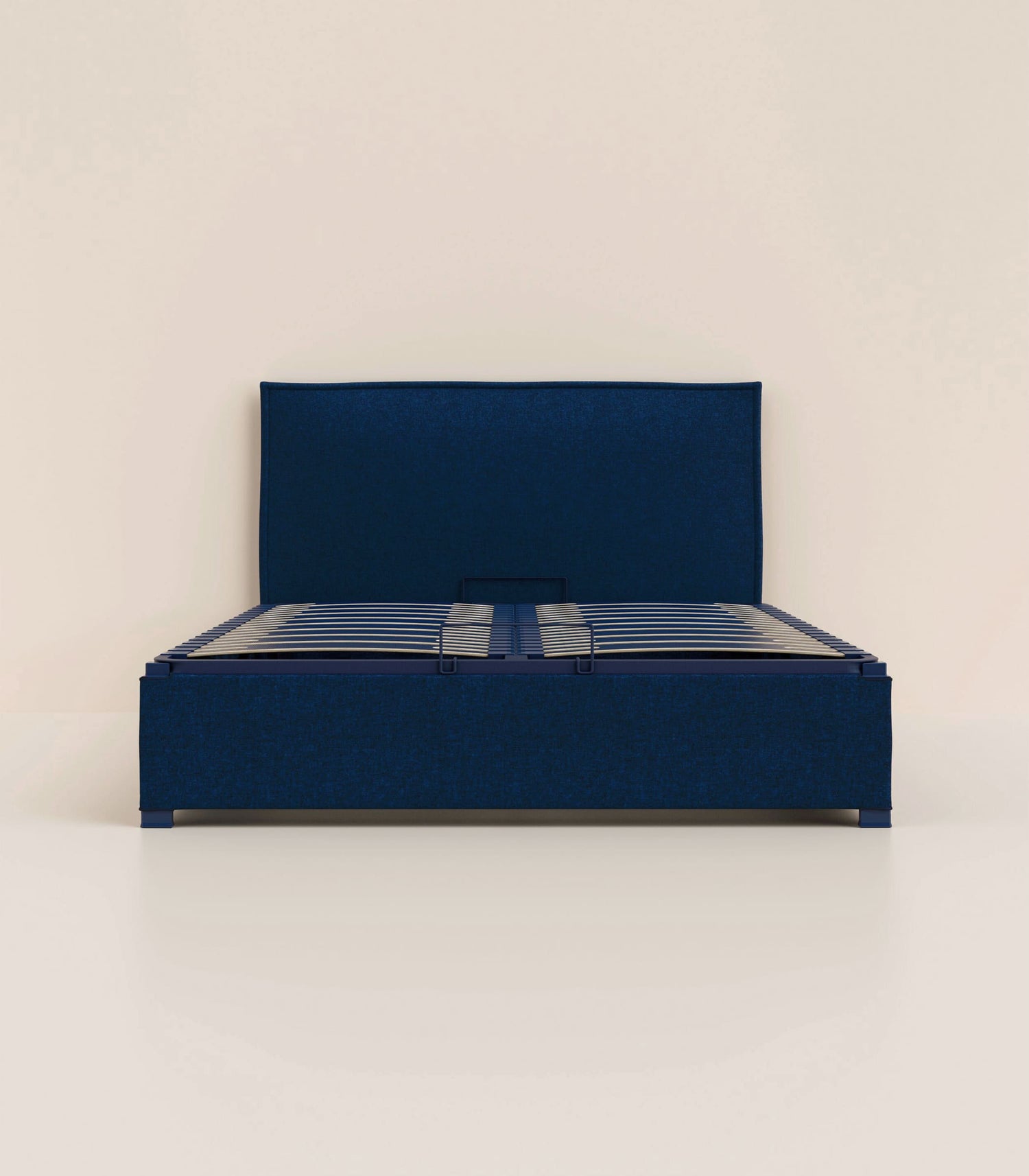 Lit coffre bleu - Image de collection