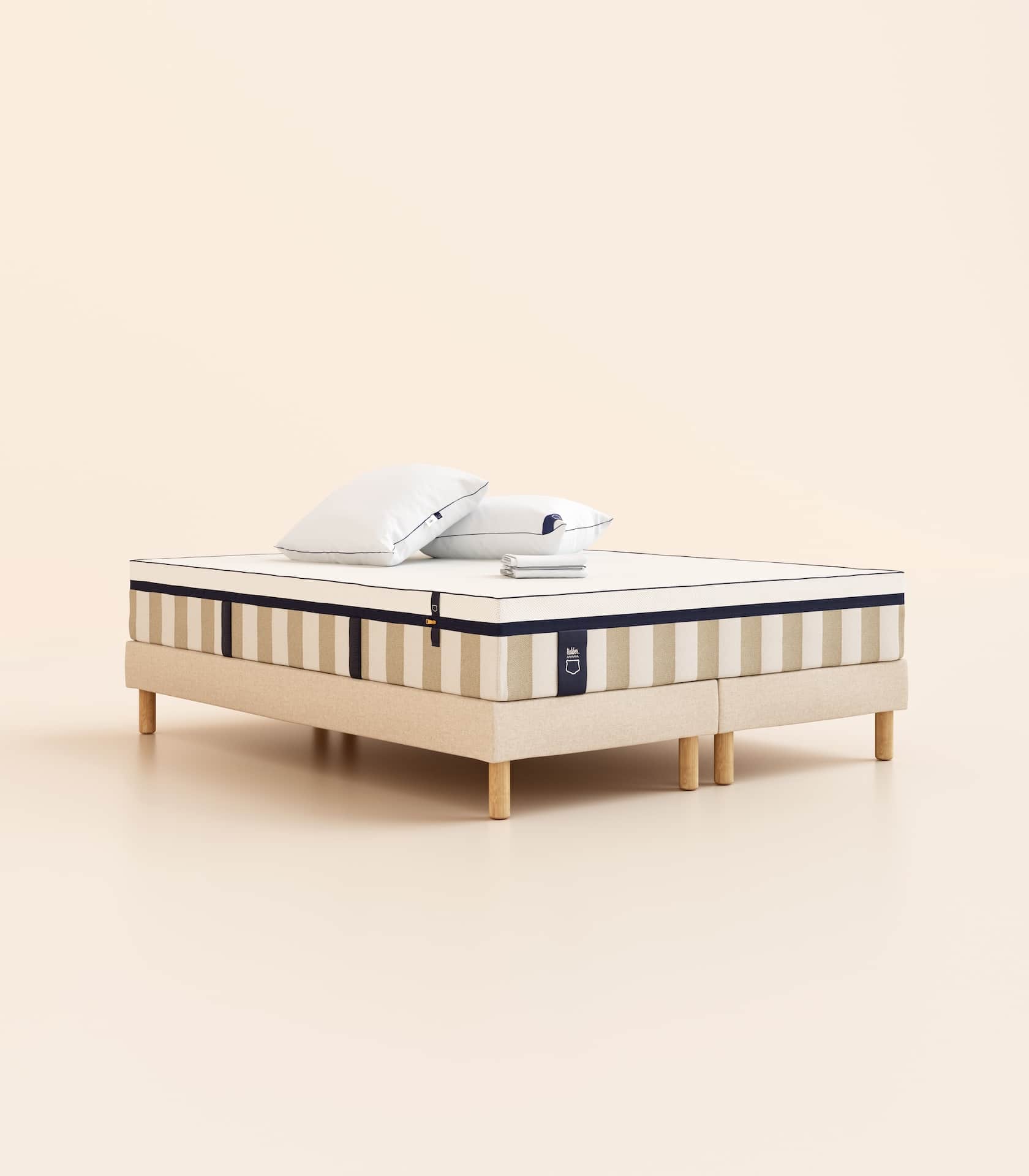 Pack lit 2 places Hybride Plus Matelas Hybride Premium Air+-Premium Air+-Sommier tapissier-Beige-Bibloc-Pieds Hêtre clair-Standard